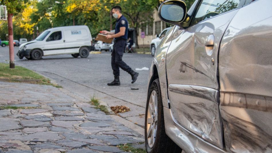 Chocaron un auto y un utilitario