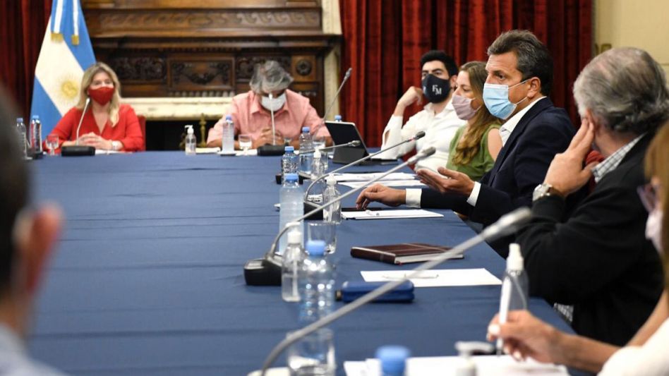 Massa recibió a diputados sindicales por el proyecto de Ganancias