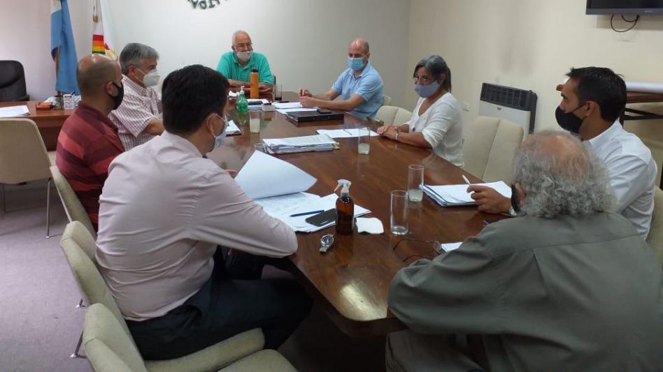 Reunión de trabajo en la CEAL