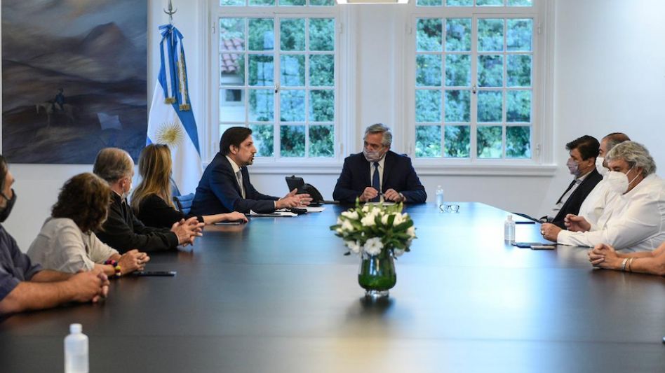 El Gobierno acordó con los docentes un aumento salarial escalonado del 34,55%