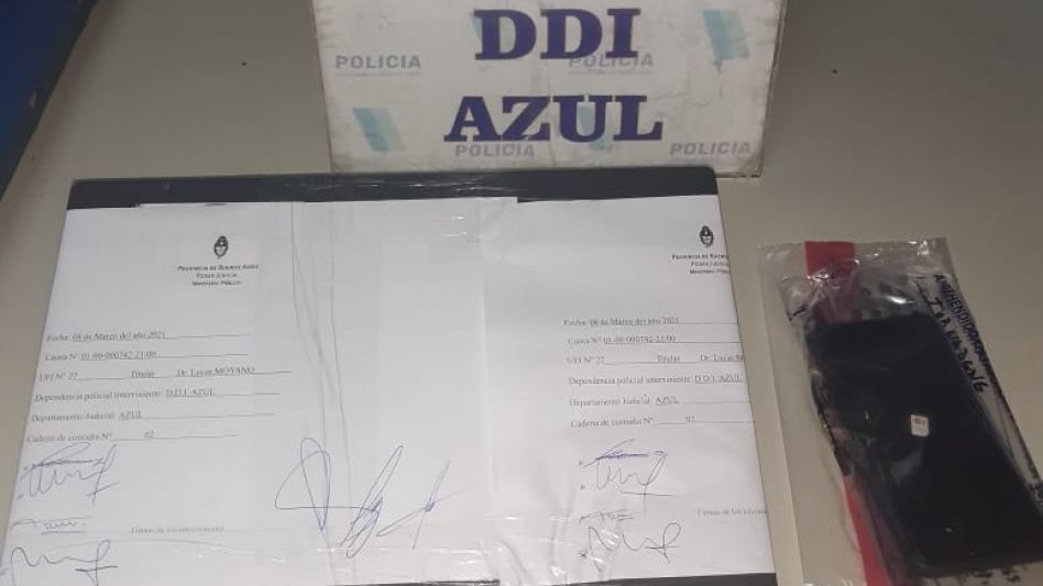 Un teléfono celular y una computadora portátil fueron incautados durante este procedimiento. DDI AZUL/PBA