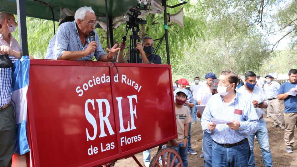 El martillero florense y Alberto Guil en las compras. El titular de Las Blancas ofrecerá 1.000 vientres y toros el 20 de Mayo en Las Flores.