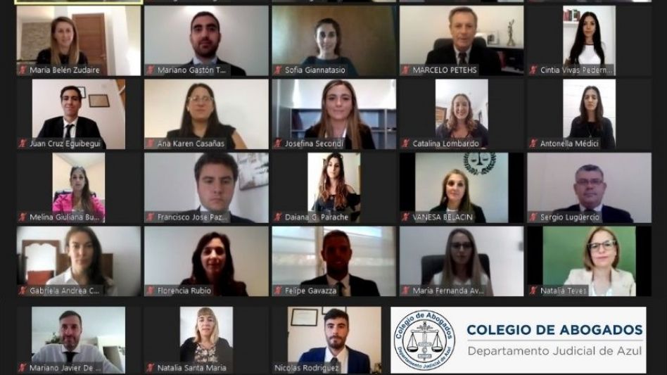 El pasado 9 de marzo se realizó el primer acto de jura de 2021 de 24 nuevos profesionales de la Abogacía y un Procurador. PRENSA COLEGIO DE ABOGADOS 
