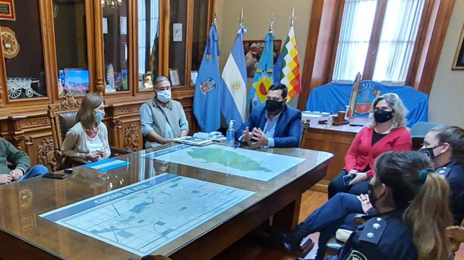 Los vecinos del Barrio Pinasco fueron recibidos en el despacho oficial.    PRENSA MUNICIPAL