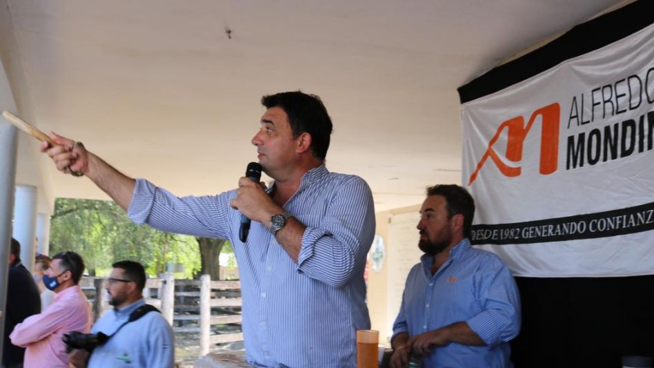 Roberto Mondino y Ezequiel Hourcade trabajando la trascendente oferta olavarriense.