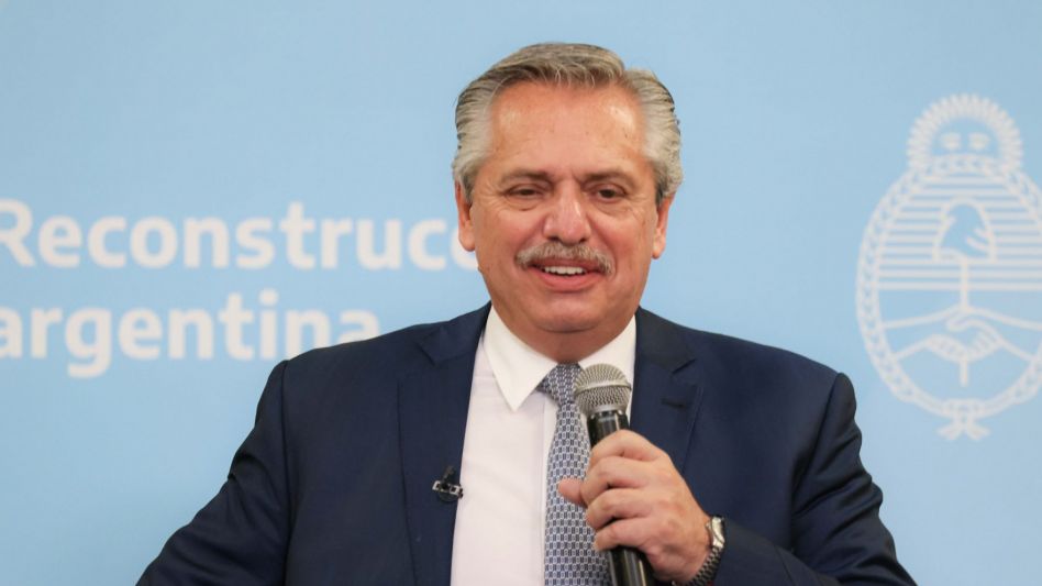 Fernández, con Covid: "Si no tuviera la vacuna, la estaría pasando muy mal"