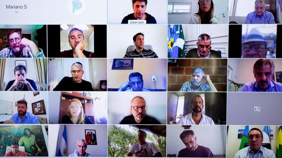 De la reunión virtual también participó el intendente municipal de Azul Hernán Bertellys.