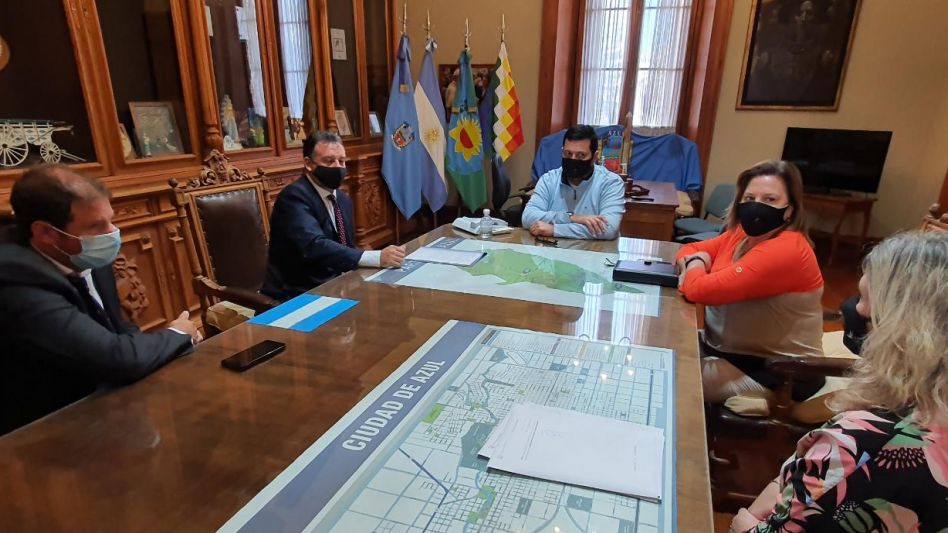 De la reunión de trabajo también participaron la senadora provincial Lucrecia Egger y la Subsecretaria de Gobierno, Fernanda Ibarra.    PRENSA MUNICIPAL