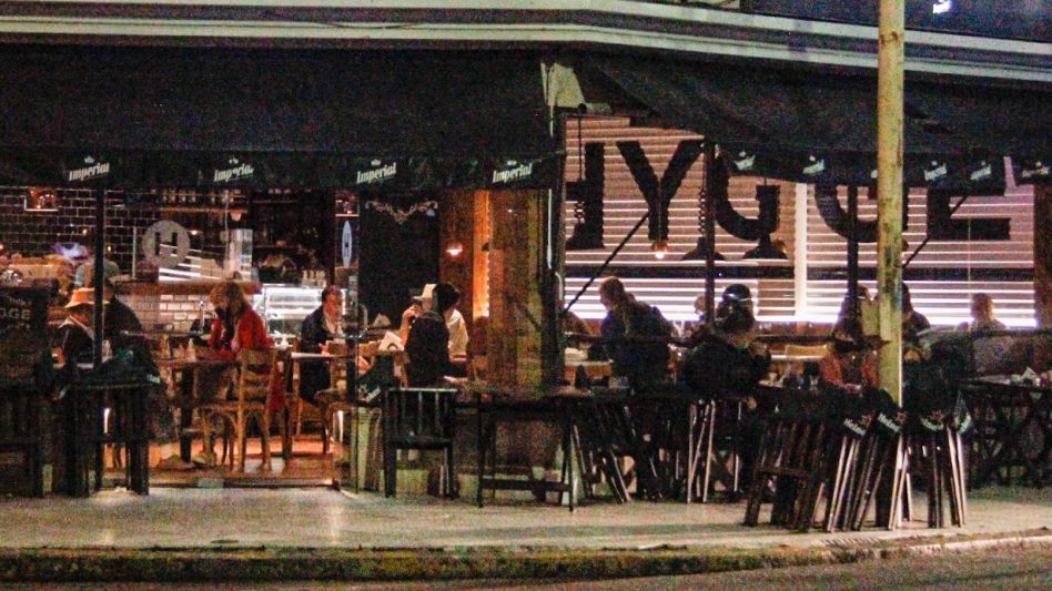 La actividad nocturna estará acotada en Azul, al menos hasta el día 30 de abril.    ANGIE DÍAZ JACQUOT