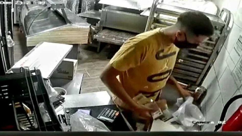 Detuvieron al recaudador que huyó con $1.300.000 y se abrió una pollería en Tandil