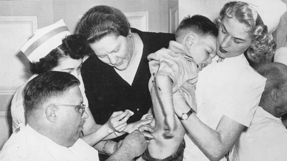 En nuestro país el último caso de polio data de 1984. En América se erradicó oficialmente en 1995