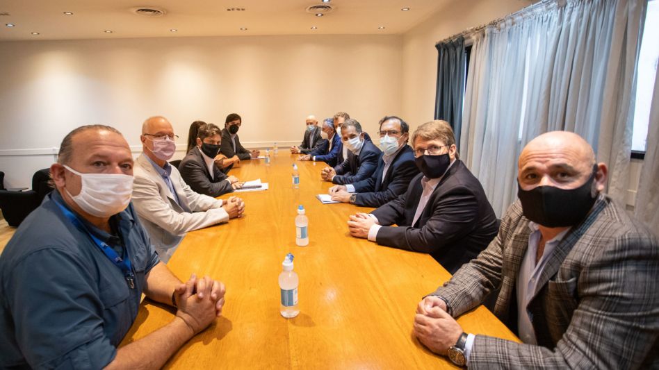 Kicillof habló de un colapso "no tan lejano" y dijo que el dialogo es "imprescindible"