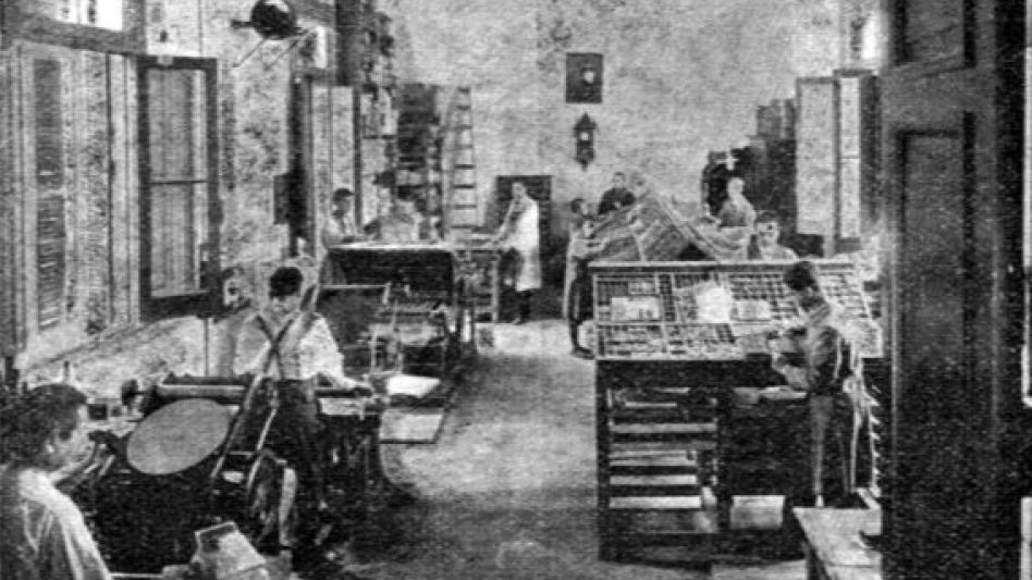 Imprenta del Asilo en la que los jóvenes trabajaban en la edición de ?La Revista?, órgano de difusión de las distintas actividades religiosas de la ciudad y otras tantas notas sociales. MARCOS DELUCA