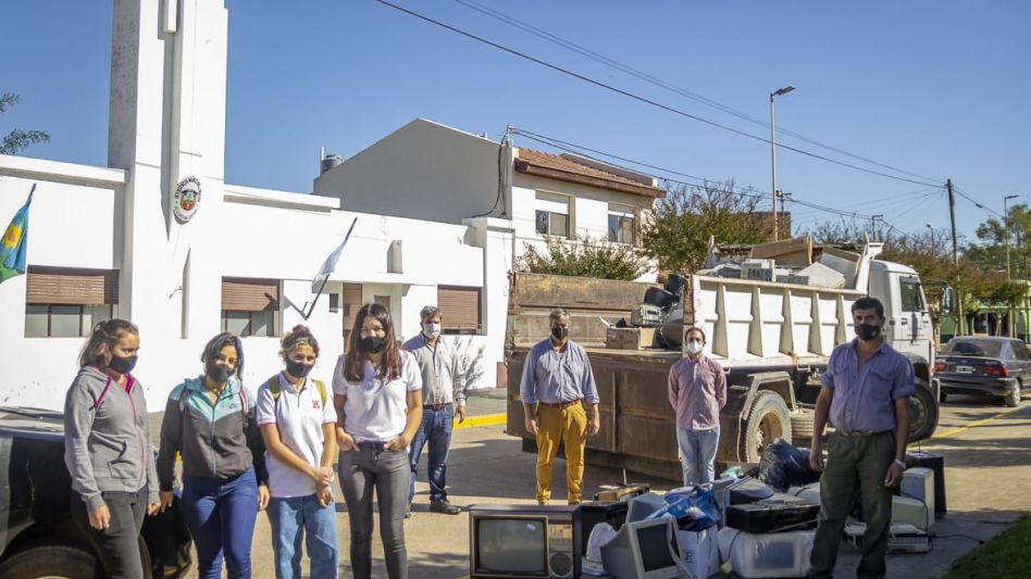 Jornada de Recepción de Residuos Electrónicos y Eléctricos en Cacharí