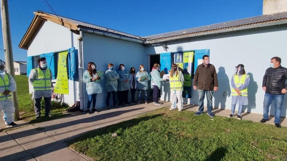 Se realizó ayer un operativo de abordaje territorial para detectar casos sospechosos de COVID-19 en los barrios Alfonsina Storni y Solidaridad. PRENSA MUNICIPAL  