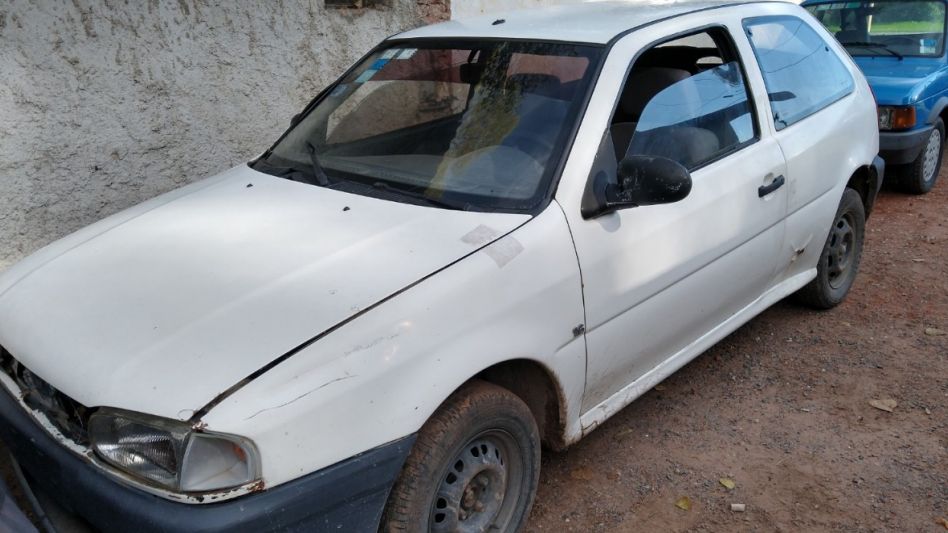   Incautaron marihuana y secuestraron un auto que no tenía patentes