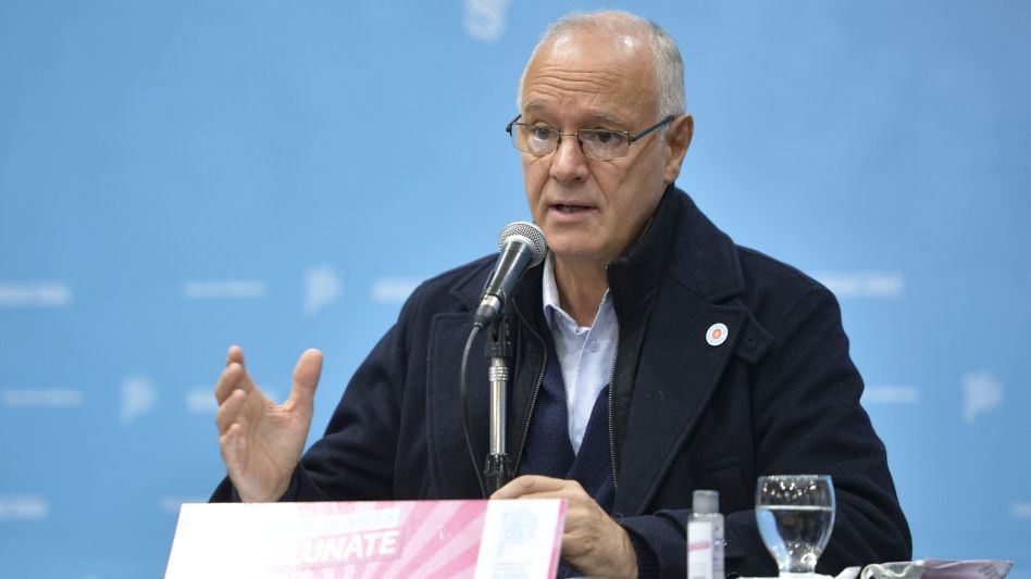 Provincia: la caída de casos continúa, pero aún no impacta en las terapias