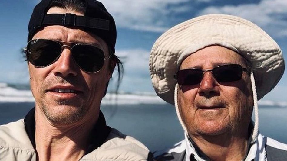Angustiado por la muerte de su padre, Almeyda quiso comprar vacunas para todo Azul