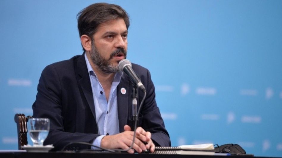 Carlos Bianco, Jefe de Gabinete de Ministros del gobierno bonaerense le aseguró a este diario que existe una ley nacional que sólo habilita para la compra de vacunas al estado nacional.