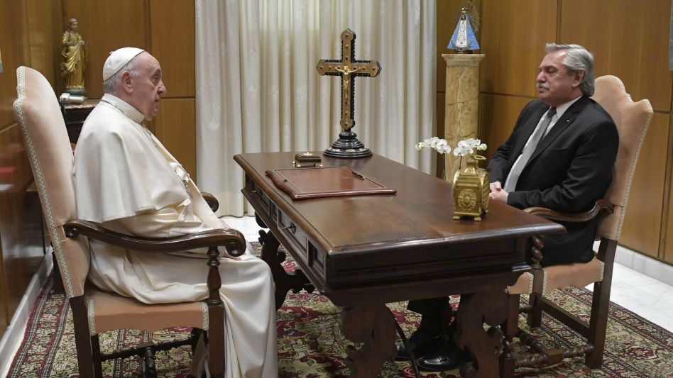 El Presidente se reunió media hora a solas con el papa Francisco en el Vaticano
