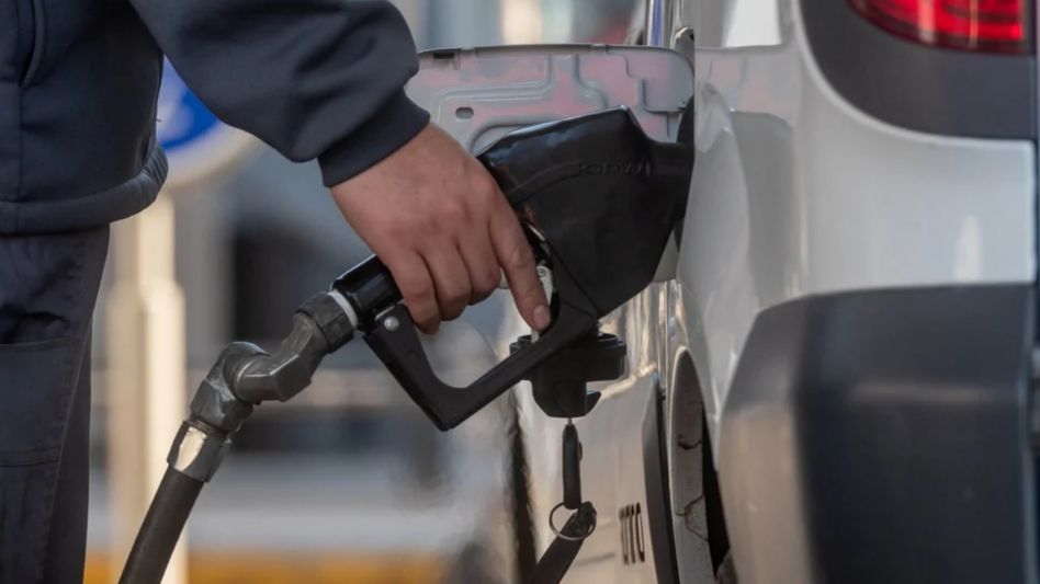 Este sábado YPF aumenta la nafta un 6%