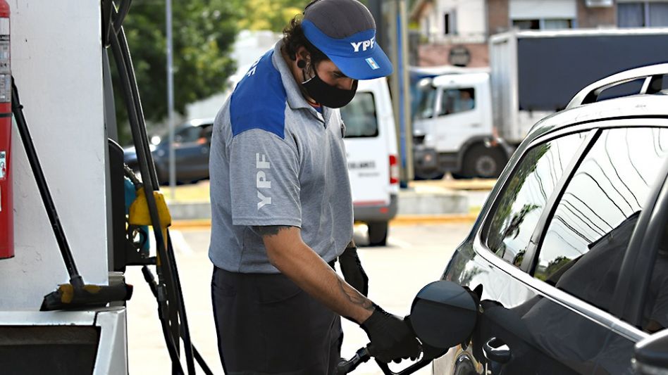 Aumentó la nafta un 5 % en todo el país