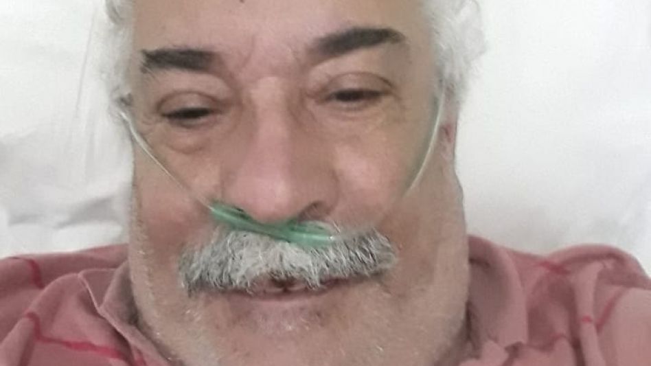 Una imagen de cuando estaba internado en el Hospital Pintos. A Ángel le colocaron una bigotera, a través de la cual le suministraban oxígeno. 