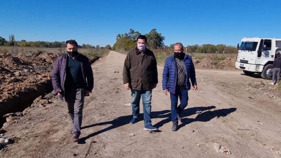 Vieyra recordó que los azuleños que necesiten tirar residuos lo pueden hacer las 24 horas y los 365 días del año en el Centro de Disposición Final de Residuos EcoAzul. PRENSA MUNICIPAL