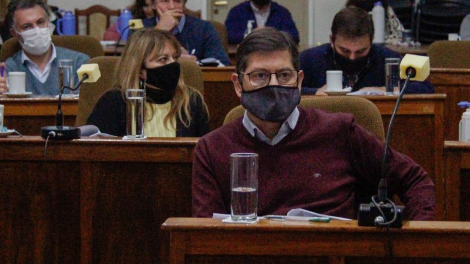 Los concejales del bloque Azuleños para el Cambio, Verónica Crisafulli y Claudio Molina. ANGIE DÍAZ JACQUOT
