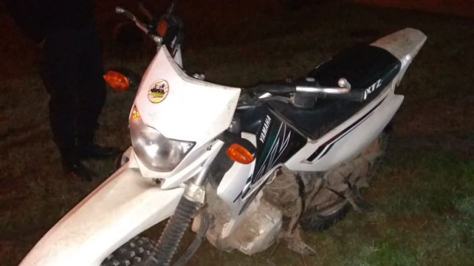El rodado fue hallado en un camino de tierra que une a Cacharí con Parish. FOTO: SUBCOMISARÍA CACHARÍ/PBA