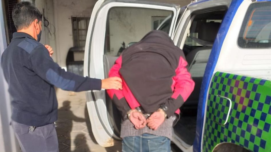 Un azuleño que tiene 32 años fue detenido ayer poco antes del mediodía. Lo acusan de abusar de una menor que padece un retraso madurativo.  EPDS AZUL/PBA