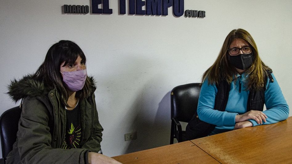 Laura Aloisi y Eugenia Bongiorno, integrantes del Peronismo 26 de Julio de Azul, se refirieron a las actividades a desarrollarse en el marco del Día Internacional de la Higiene Menstrual. A. GELOSI