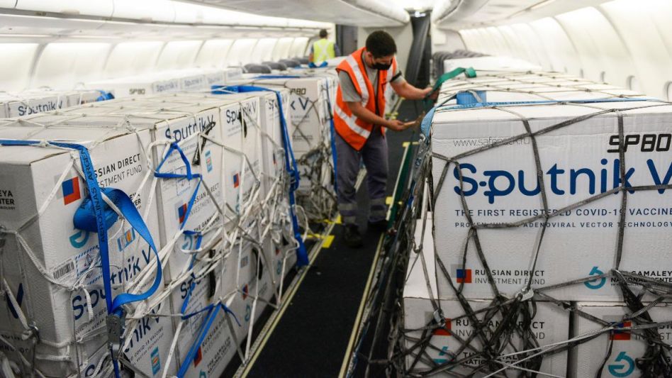 Llega otro vuelo de Aerolíneas Argentinas con 800 mil dosis de la Sputnik V