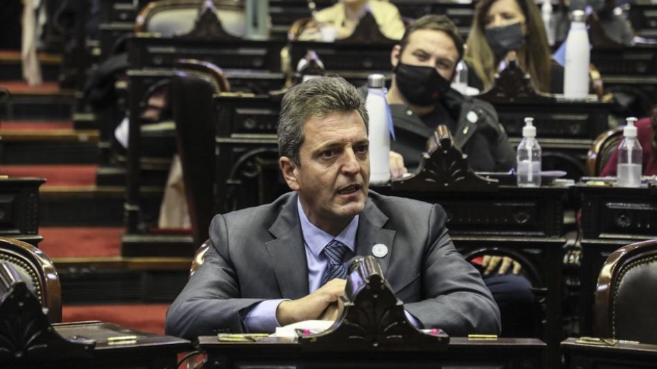 Massa convocó a los laboratorios productores de vacunas al Congreso para que expliquen negociaciones