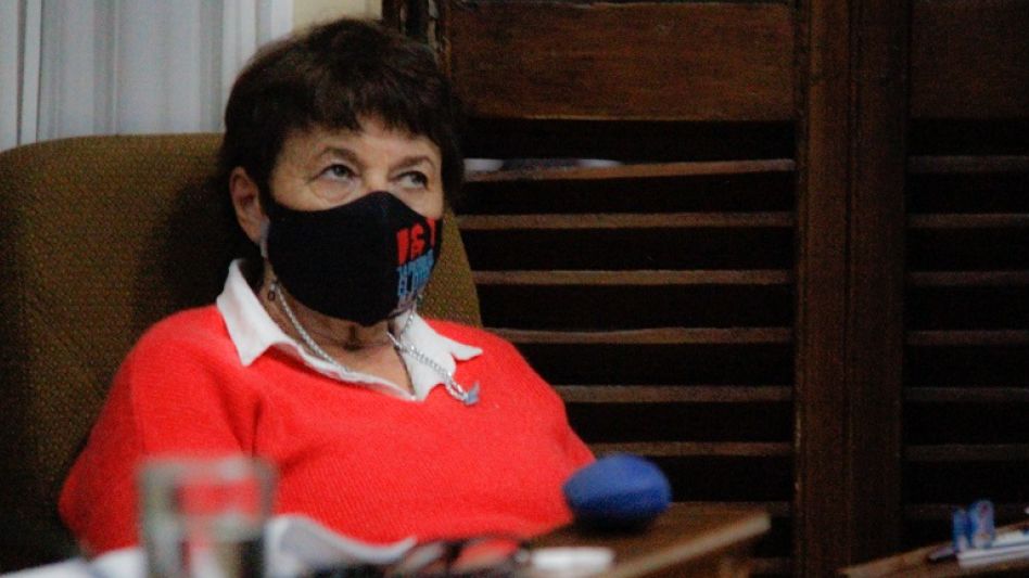 La concejal que integra el interbloque Frente de Todos, Graciela Bilello, durante un tramo de la última sesión ordinaria que se realizó en esta ciudad. ANGIE DÍAZ JACQUOT