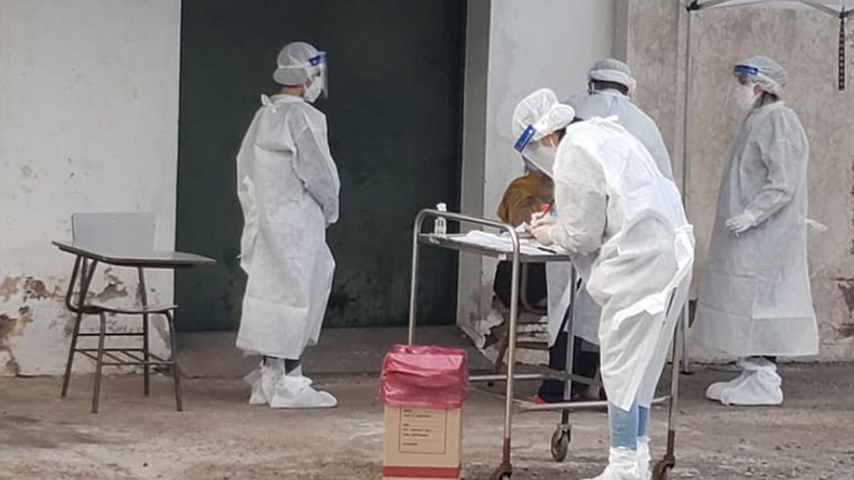 Ayer comenzó a funcionar el puesto provincial de testeos de coronavirus en Zoonosis Rurales de Azul.  FACEBOOK