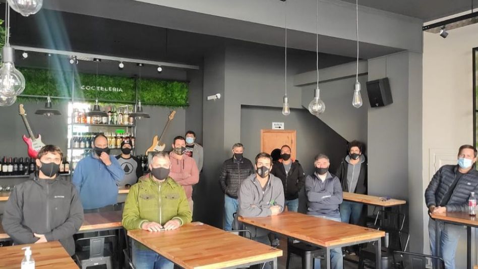 Los gastronómicos de Azul necesitamos trabajar