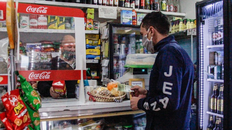 El presidente del Centro de Almaceneros de Azul, Claudio Tiso, se refirió en diálogo con este diario a dos programas que se lanzaron para controlar y frenar el aumento en el precio de los alimentos.  
