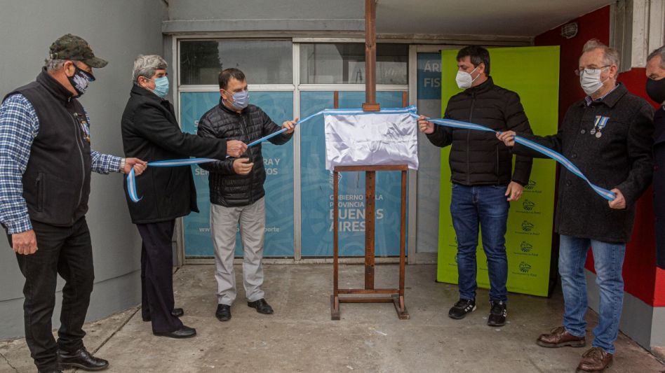 Colocación de placa por la soberanía sobre las Islas Malvinas