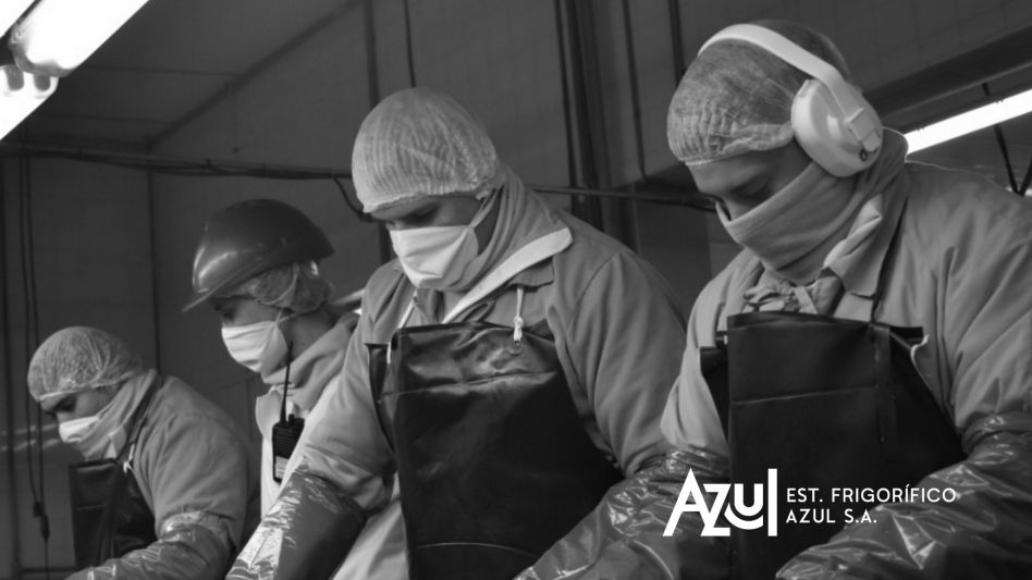 La idea es que los azuleños se sientan orgullosos de la empresa y conozcan a su gente, las instalaciones, como así también nosotros acompañar al desarrollo de la ciudad. 