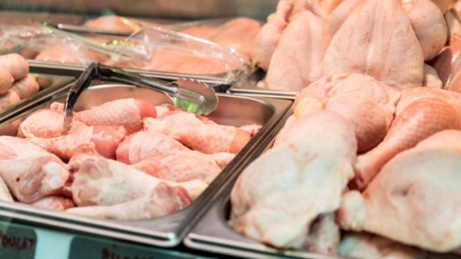 Bajó la producción y la exportación de pollos, pero continúa firme el consumo