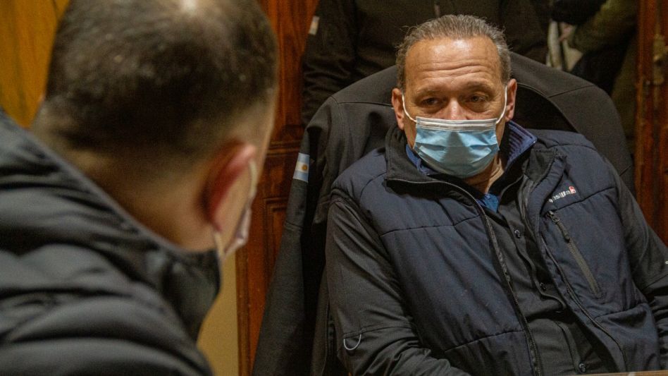 Sergio Berni cuando visitó al Jefe Comunal de Azul y acordaron entre otras cosas, trabajar para mejorar la flota de vehículos con los que cuenta la policía bonaerense en esta ciudad.    NICOLAS MURCIA
