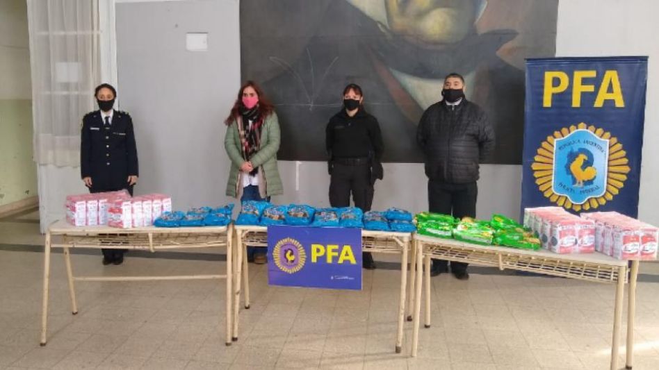 La Policía Federal, solidaria con una escuela