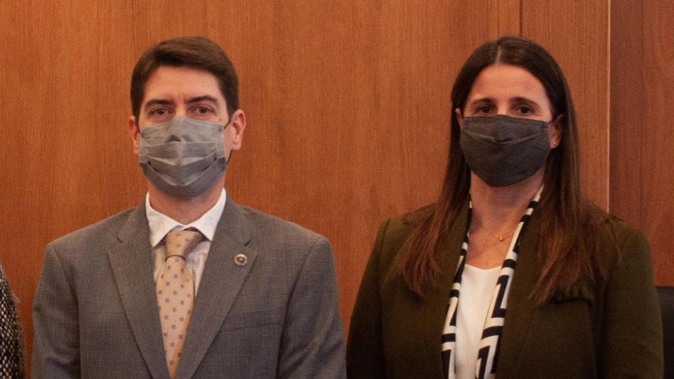 Giosa y Hess el día que juraron como máximas autoridades de la Facultad de Derecho de la UNICEN.