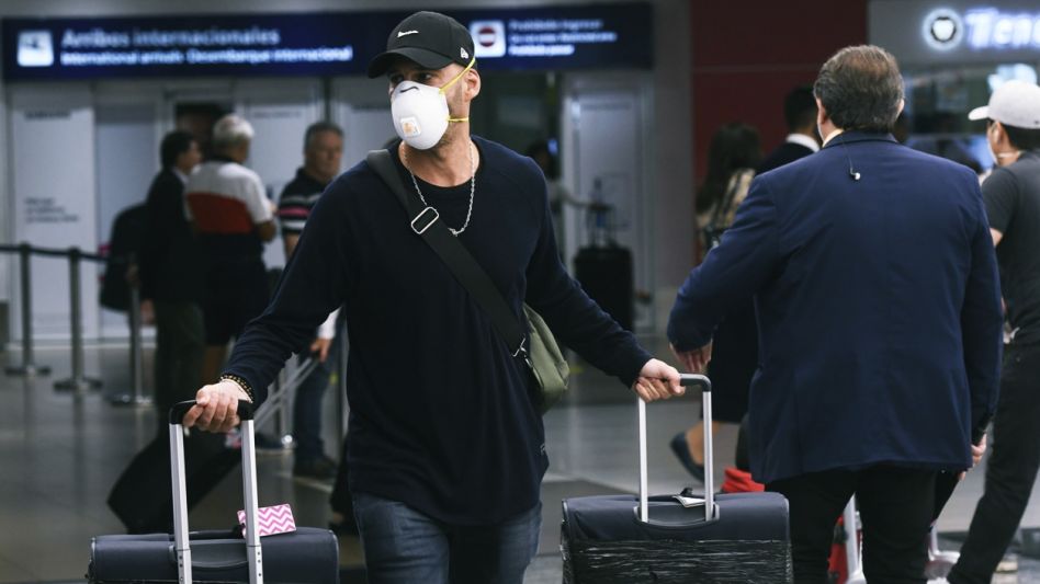 Hay más de 14.000 varados en el exterior y las aerolíneas denuncian falta de previsibilidad