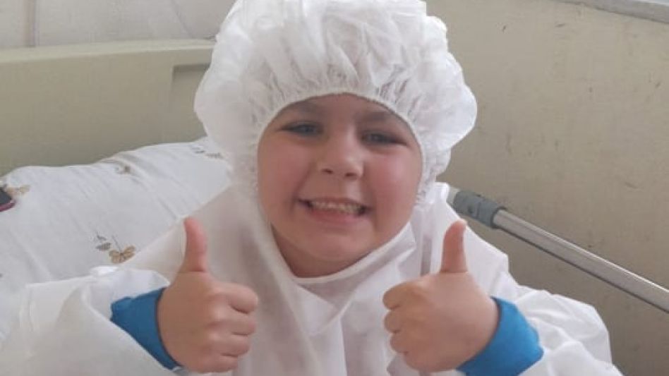  "Agustina viene respondiendo muy bien al   tratamiento y en dos meses más lo termina"