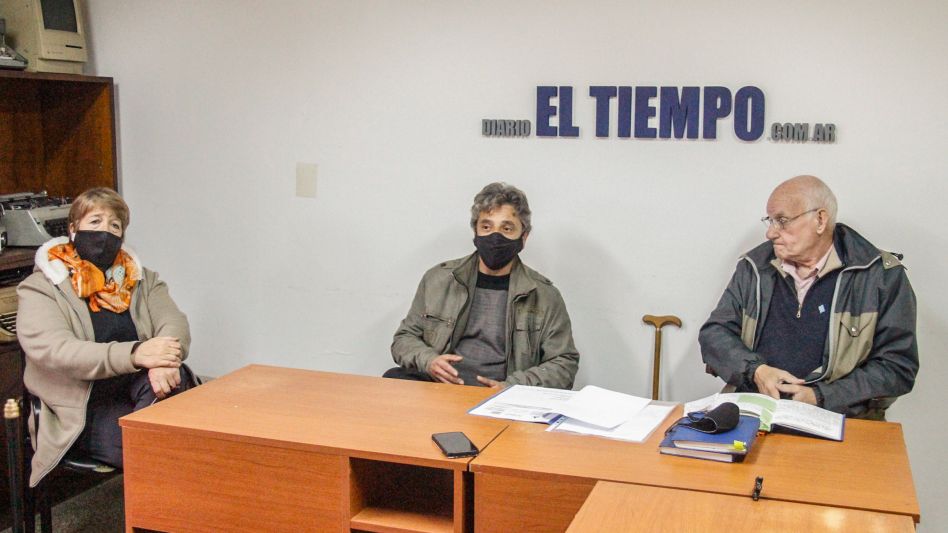 Los ex consejeros escolares por el radicalismo, María Delia Fortín, Daniel Corrado y Oscar Alabart cuando visitaron la redacción de EL TIEMPO.  ANGIE DÍAZ JACQUOT