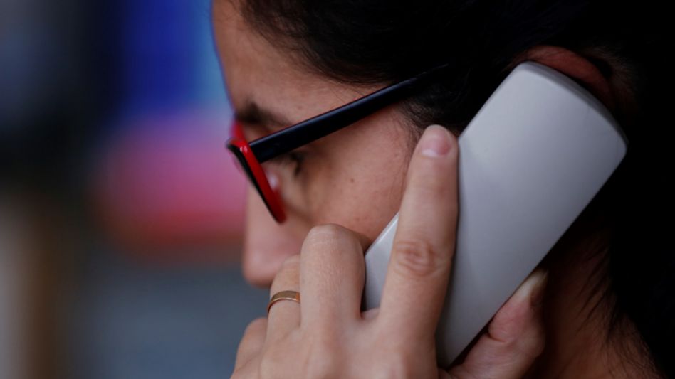 Estatizan la Línea 144 bonaerense que asesora en situaciones de violencia de género
