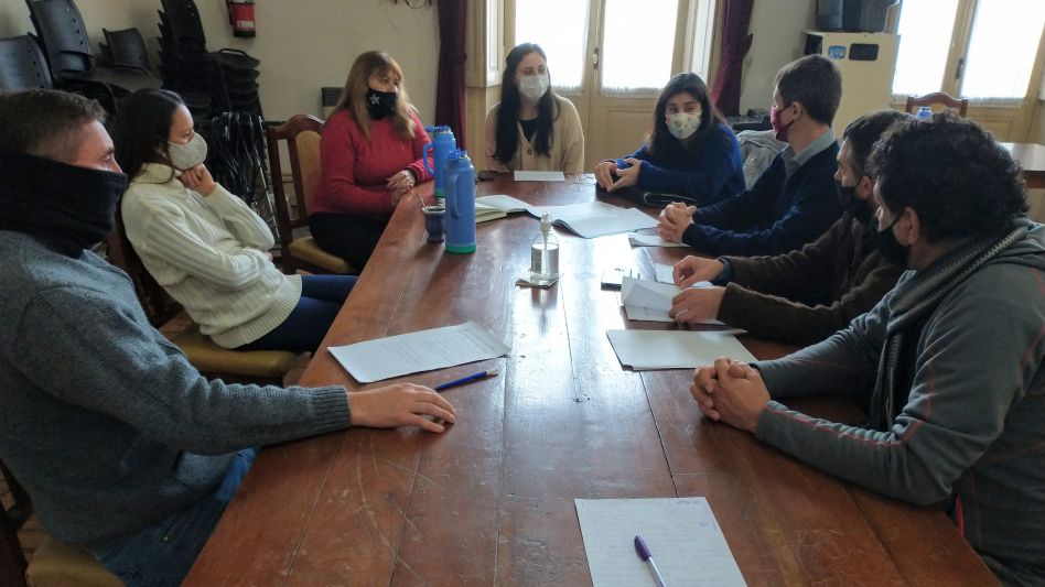 Los referentes de las asociaciones cannábica de Azul plantearon la posibilidad de generar una mesa de Consejo Asesor Consultivo.