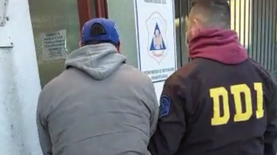 El imputado por estas violaciones a dos menores de edad es oriundo de Azul y actualmente está radicado en Olavarría, la ciudad donde ayer a la mañana resultó detenido.  DDI AZUL/PBA